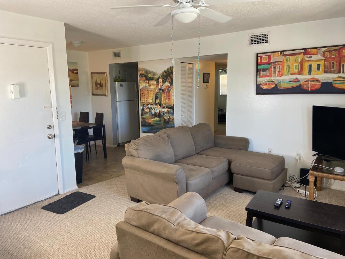 Private Room In A 2 Bedroom 1 Bathroom Shared With Host, On The Beach, Surrounded By Resorts, Only 2 People Max St. Pete Beach Bagian luar foto